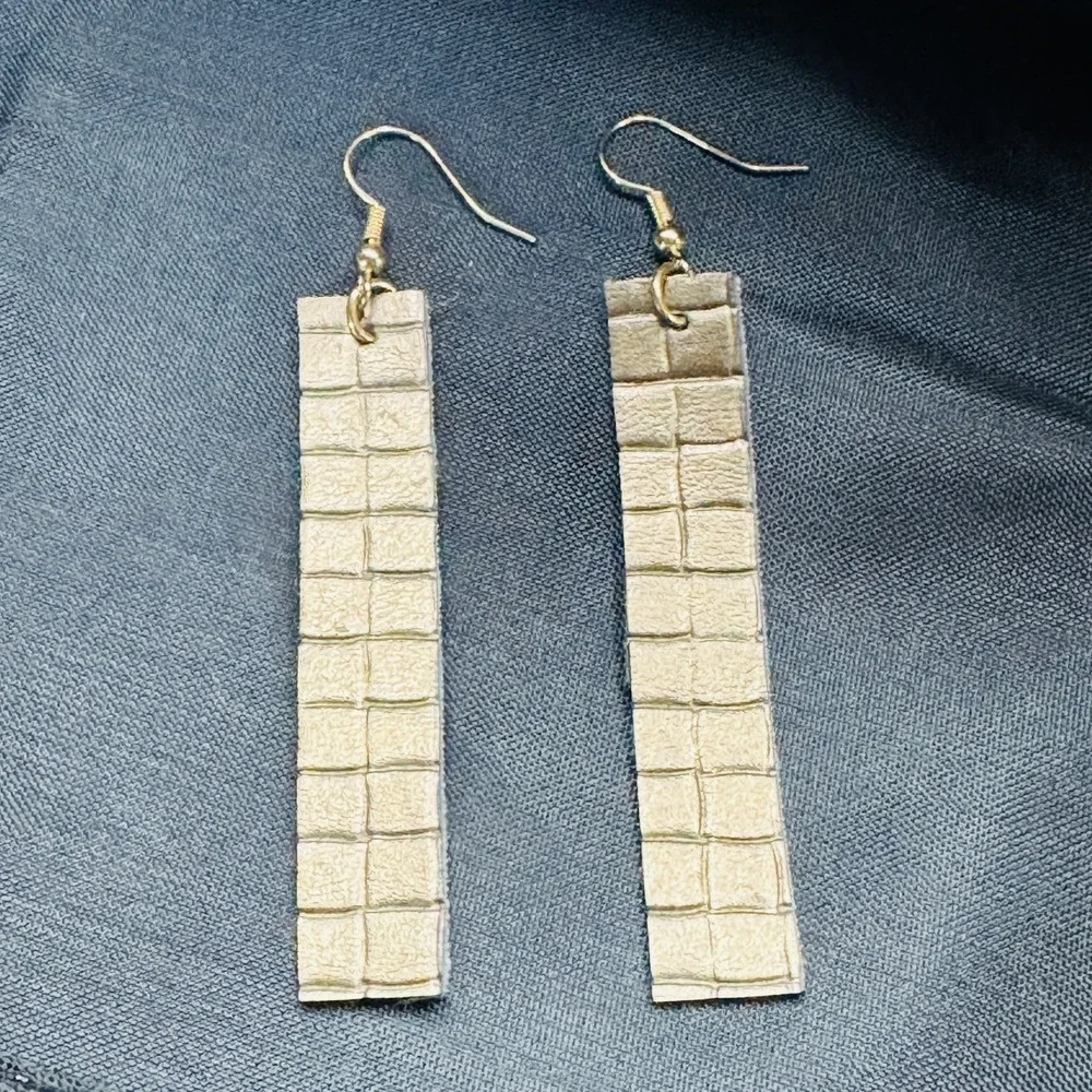 Light Gold Bar Leather Earrings